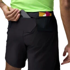 BROOKS JOURNEY 7 SHORT | 001-BLACK -Paragon Sports Shop 58226 4 211544 BLACK 3