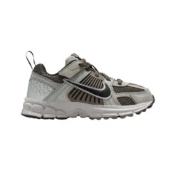 NIKE VOMERO 5 | 010 COLLEG