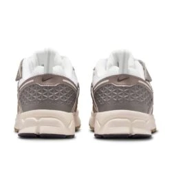 NIKE VOMERO 5 | 004-MTLC P -Paragon Sports Shop 70152 6